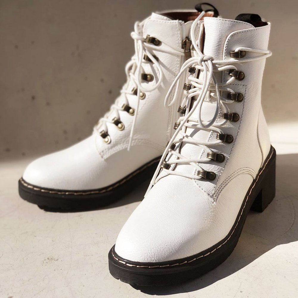 NEW White Faux Vegan Leather Laced Up Lug Sole Platform Ankle Combat Boots Shoes - Picture 3 of 12